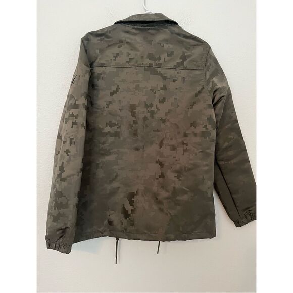 Nike Men's Las Vegas Raiders  Camo Salute to Service Sideline Full-Snap Lightwei - Picture 9 of 9